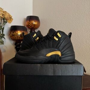 Air Jordan 12 retro GS Black Taxi Size 7Y